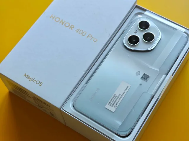 Фото: Honor 400 Pro (16/512) емкость акб 7200(кремний углеродная) .Цена 42 тыс. Процессор Драгон 8 Gen 3.Цвет жемчуг хамелеон.