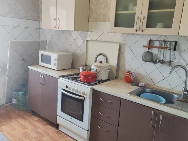 Фото: Сдается 3ком квартира Донецк, Киевский район, ул. Артёма 197 Б
