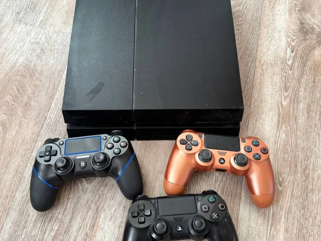 Фото: Продам Sony PlayStation 4 Slim в хорошем комплекте
