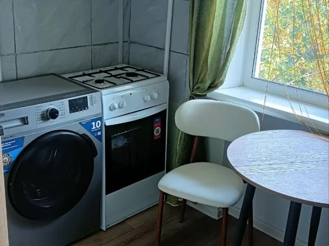 Фото: Сдам 1 -кв.посуточно ул.Бронзоса р-н МЧС ,не для гулянок ,гражданским,2000 р.,