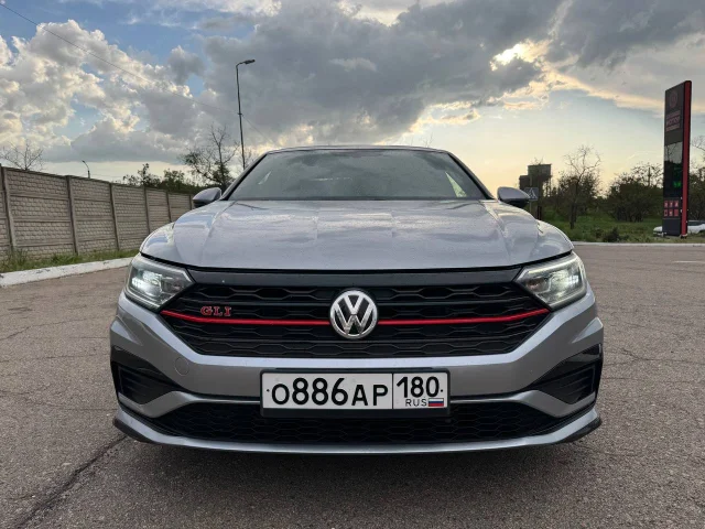 Фото: Volkswagen Jetta GLI