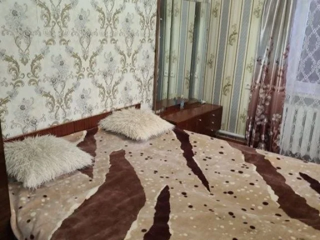 Фото: Продаётся благоустроенный дом (3комнаты), находится на ул Белоусова (Песчанная), возле магазина "Снежана".Рядом автобусн