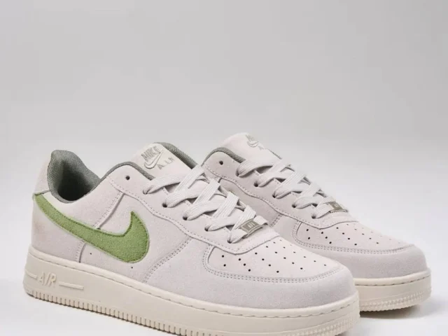 Фото: Кроссовки Nike не подошли по размеру размер кроссовок 46, кроссовки обсолютно новые