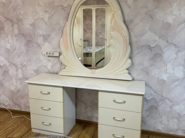 Фото: Продам спальный гарнитур б/у: