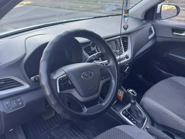 Фото: Продаю Hyundai Solaris 2019 года. Пробег 107 000 тыс. км. Семейный автомобиль. Масло меняется каждые 8 тысяч км. На 105 