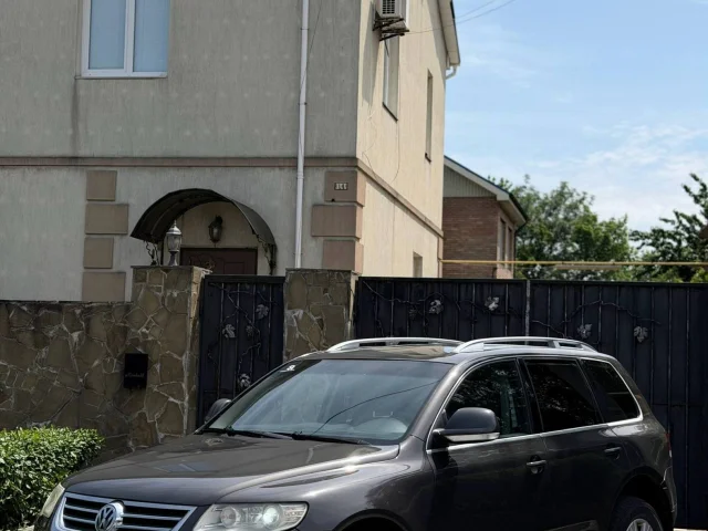 Фото: В продаже Volkswagen Touareg 2010 года выпуска