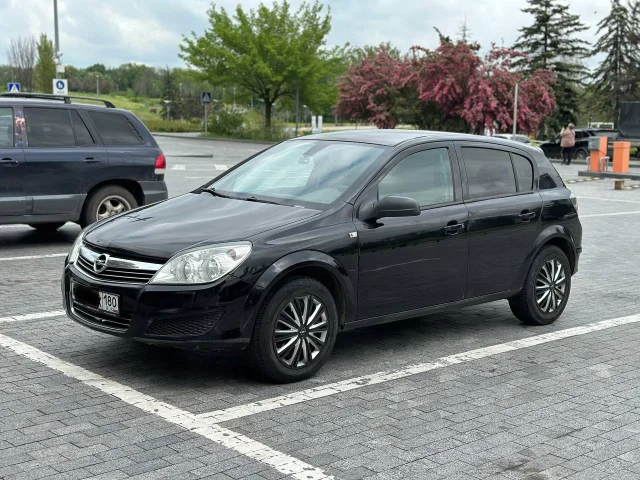 Фото: 🚗 Opel Astra H, 2011 год