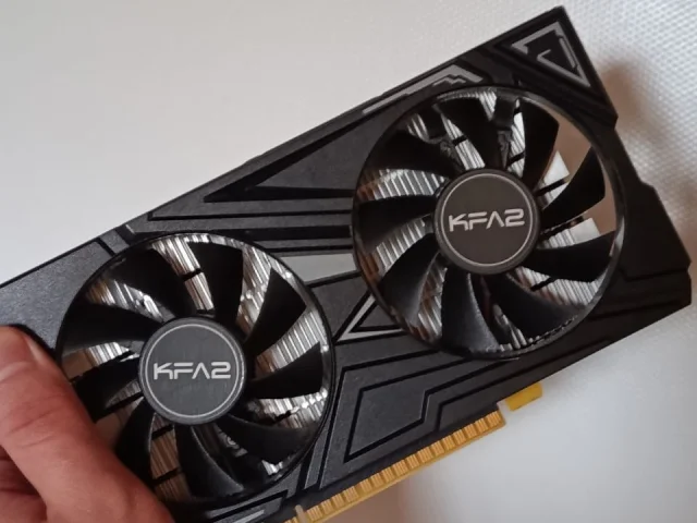 Фото: Продам видеокарту kfa2 gtx 1630 4 gb