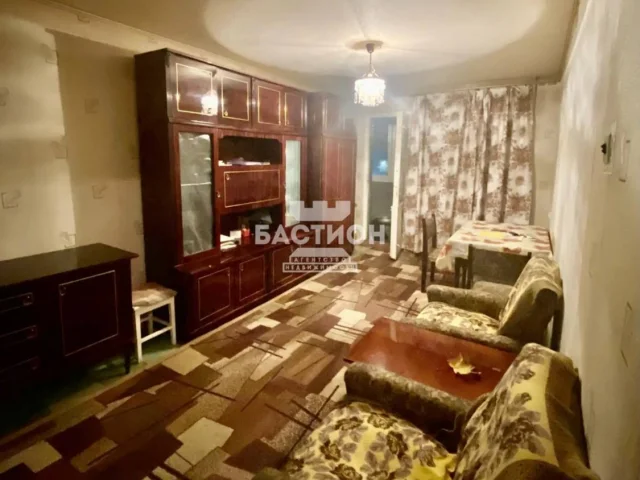 Фото: Продается 2-х комнатная квартира на улице 30-летия Победы в г. Луганске. Расположена на 4-м этаже 5-ти этажного панельно