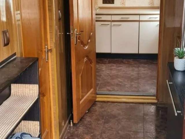 Фото: Продается квартира на земле в Пролетарском районе, по улице Металлистов. Дом включает 3 комнаты и имеет общую площадь 55