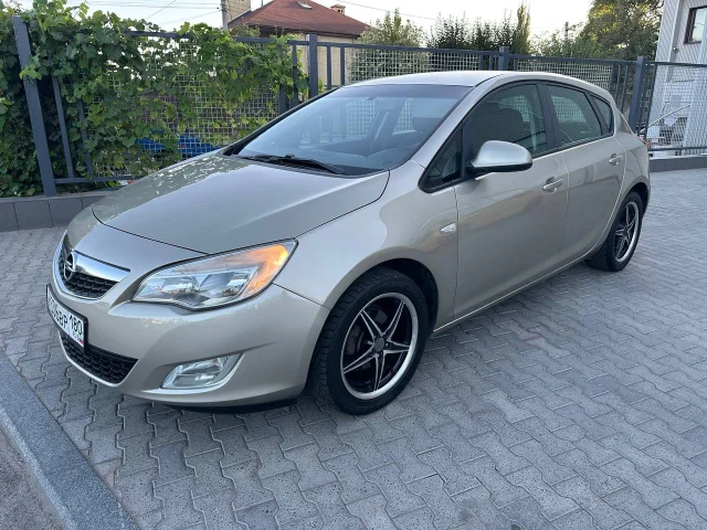 Фото: Продам OPEL ASTRA J✅