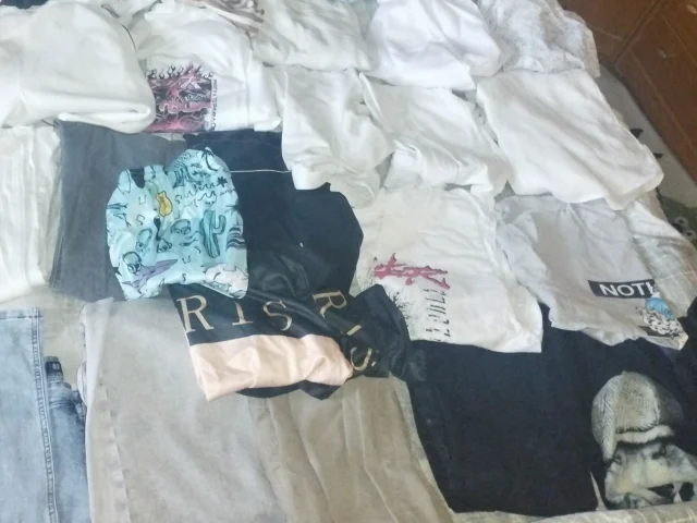Фото: Продам вещи, джинсы, все новые