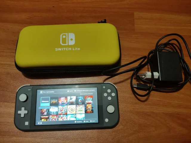 Фото: Продам прошитую Nintendo switch lite в отличном состоянии