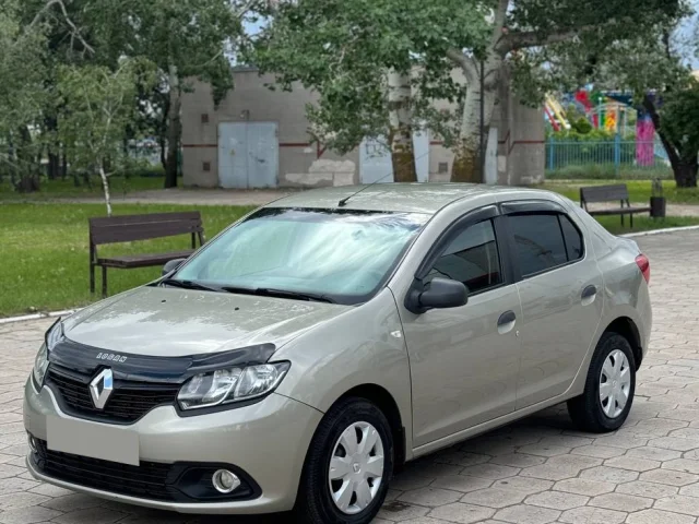 Фото: Renault Logan 2015 год, 1.6 бензин, механика. Очень надёжный и неприхотливый автомобиль! Пробег родной 176.755 км. Мариу