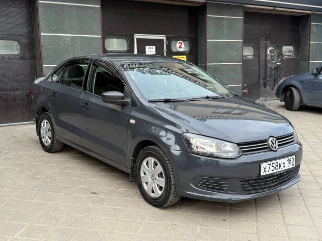 Фото: Продам Volkswagen Polo 2011 год 1.6 Авто в идеальном состоянии гаражное хранения родной пробег 160 тыс!! Один хозяин за 