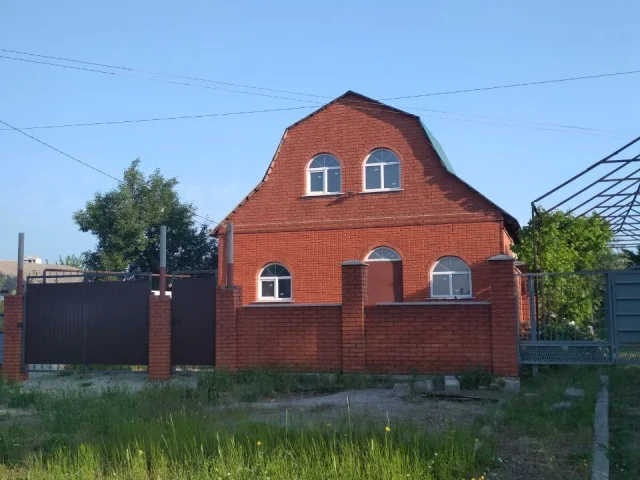 Фото: Продам свой дом в посёлке Сартана в пяти минутах от центра в хорошем месте со всеми коммуникациями,по документам проблем