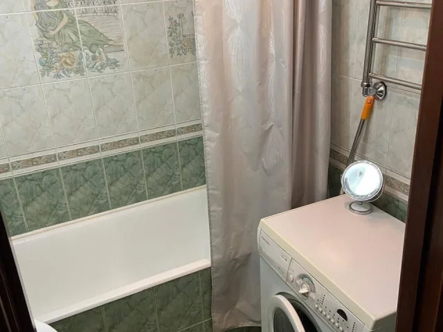 Фото: Сдаю двухкомнатную квартиру в Мариуполе, улица Февральская, ориентир рынка вечернего