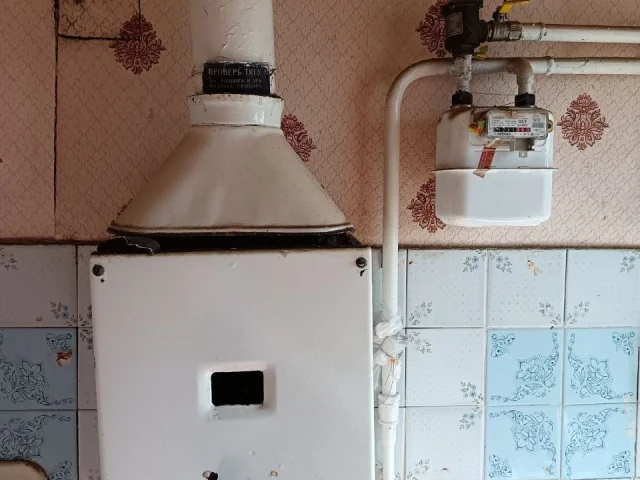 Фото: Продам старую, нерабочую газ. колонку, Семашко, Донецк. Снята