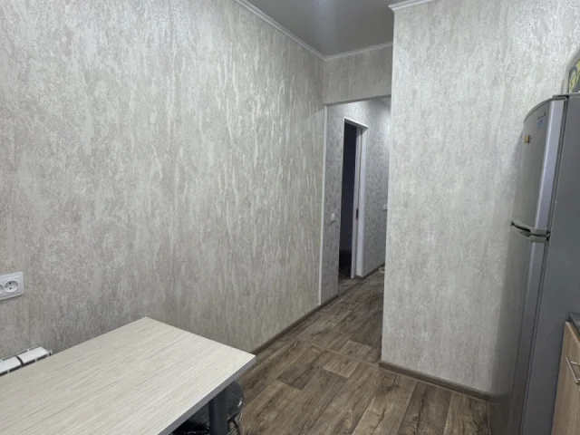 Фото: Сдам в аренду уютную 1к.квартиру со свежим ремонтом. по ул.Урицкого ,ориентир ("кафе Амстердам".магазин Квартал). В шаго