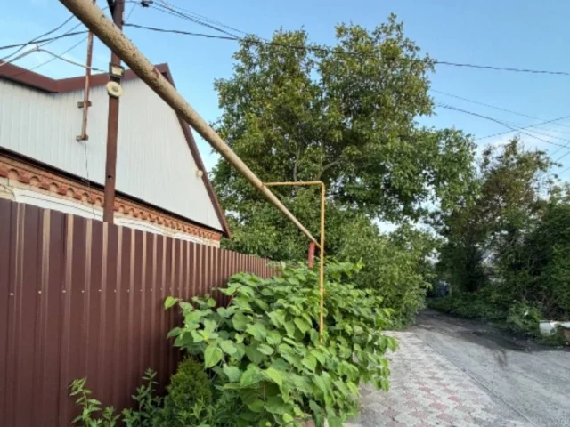 Фото: Сдаётся дом в Калининском районе, мкр. Стройдеталь, ул. Любы Шевцовой. Рядом рынок Покровский