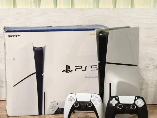 Фото: Продам игровую приставку Sony Playstation 5 Slim 1 ТБ в отличном состоянии с дисководом и подпиской Deluxe и EA,в компле