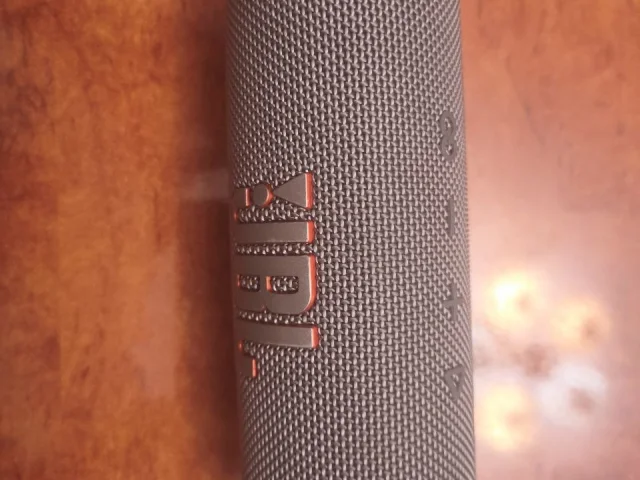 Фото: Продам JBL flip 6