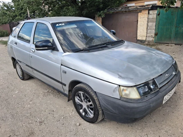 Фото: Цена 75000₽ без торга.Продам Ваз 2112, 2004 года, двигатель 1.6 , восьмиклапанный инжектор, мотор работает хорошо, масло