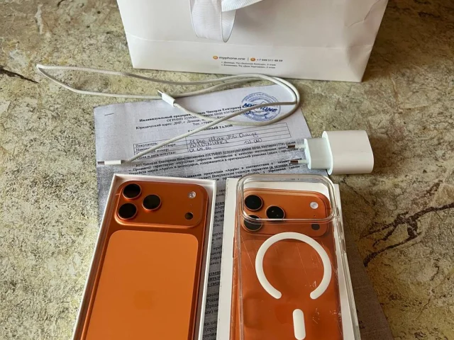 Фото: 🧡Iphone 17 Pro Max 256 Orange в идеальном состоянии, физическая Sim+Esim, АКБ-100% (60 цыклов) телефону 2 месяца, на гар