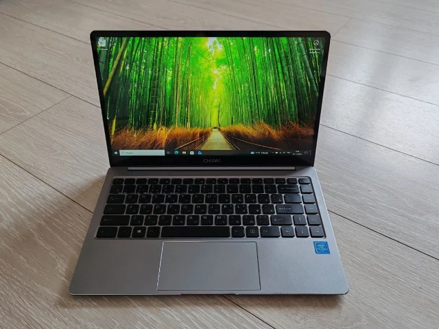 Фото: Продаю ноутбук CHUWI LapBook Pro 14, компактный, портативный, с качественным IPS-экраном. Куплен около 4 лет назад. Испо