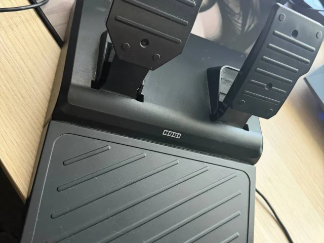 Фото: PlayStation 4 б/у фатка,2 геймпада в подарок-15 тысяч.Руль и педали для PlayStation 4/5 и PC-10 тысяч