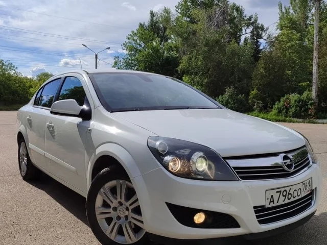 Фото: Продам Opel Astra в идеальном состоянии. В эксплуатации с 2012 года, 3 владельца по ПТС, оригинальный пробег 189000км. Д