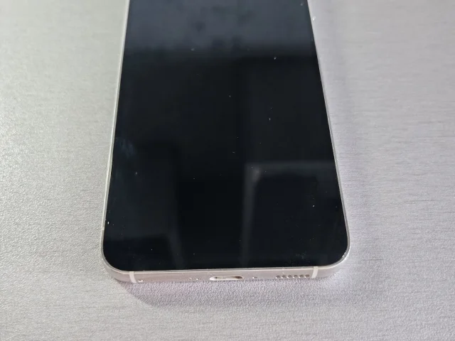 Фото: Samsung Galaxy S23 8/512 белый кремовый. Смартфон в отличном состоянии. Не топился. В комплетке только смартфон и коробк