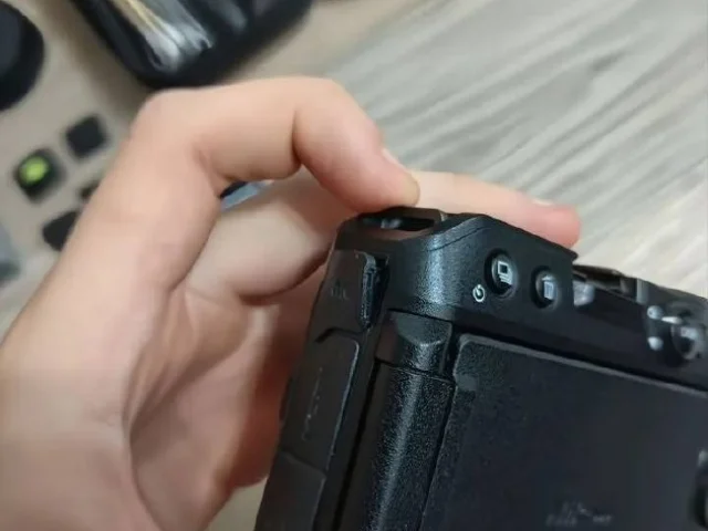 Фото: Продам фотоаппарат Nikоn Z30 в хорошем состоянии и полную комплектацию к нему