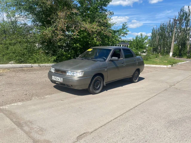 Фото: Продам рабочую машину Ваз 2110 2004 год мотор 1.5 инжектор коробка механика включается мягко без посторонних звуков, сце