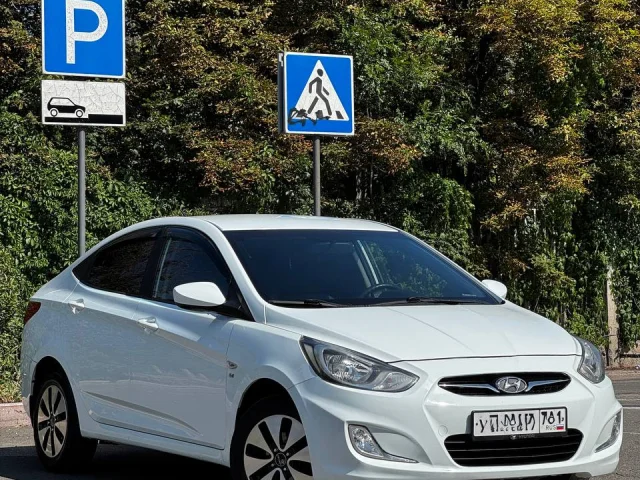 Фото: Hyundai Solaris 1.6 МКПП 2012 г.в
