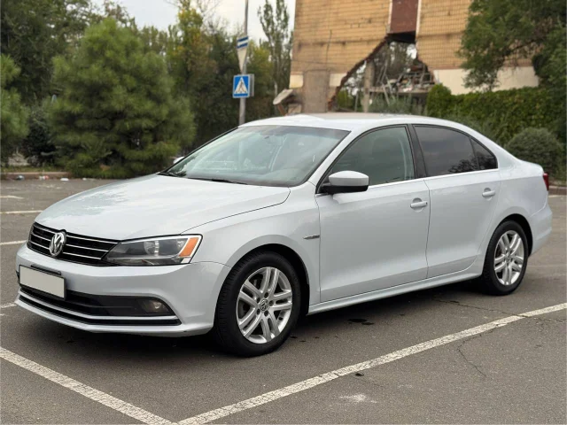 Фото: Volkswagen Jetta 6 рестайлинг