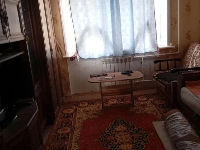 Фото: Сдам однокомнатную гостининку 5/1 в Ильичевском районе ориентир парк Гурова цена 13 тыс есть залог и комиссия телефон