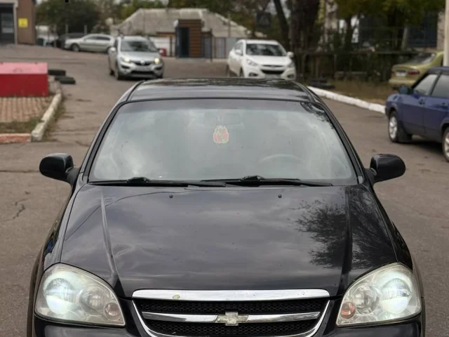 Фото: Chevrolet Lacetti 2008