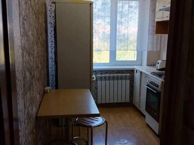 Фото: Продам 3х комнатную квартиру 62,3м.кв на 3эт.по ул. Урицкого 81 Мариуполь. Квартира с мебелью и техникой. Ремонт не евро