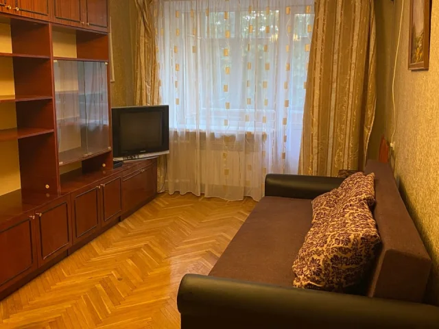 Фото: Сдается 1 комнатная квартира, от собственника г. Макеевка на зеленом, ориентир рынок, просмотр через агентство. Квартира