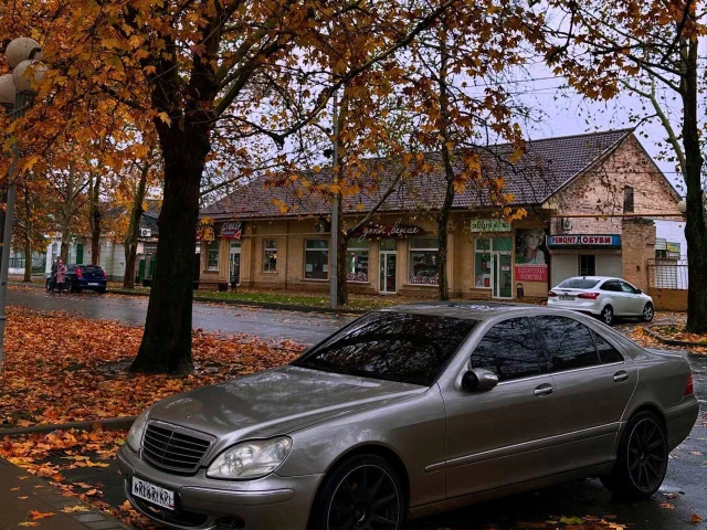 Фото: Мерседес w220 2003 год
