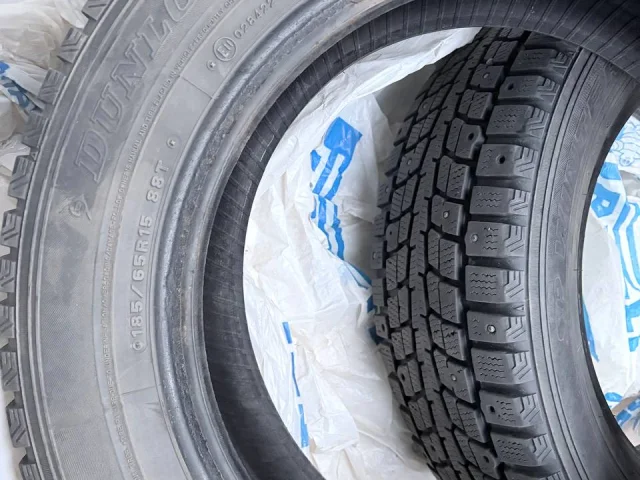 Фото: 🛞🛞🛞Резина зимняя шипы, как новая, 185/65/15, два колеса Dunlop и два Yokohama, без шишек и порезов, осталась после прода
