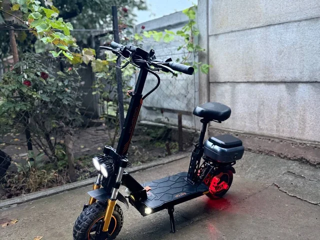 Фото: Продам самокат Kugoo M5 Pro. Мощность 1000W. Запас хода 50-60 км. Максимальная скорость: 60 км/час. Сиденье снимается по