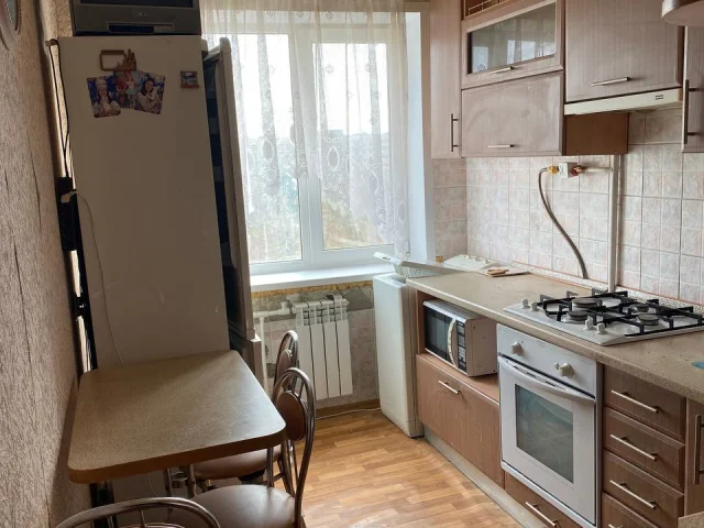 Фото: Сдаётся 3- комн. квартира, пр-т Ленинградский 39 . В квартире есть мебель и вся необходимая техника. 25000р.+ ком. услуг