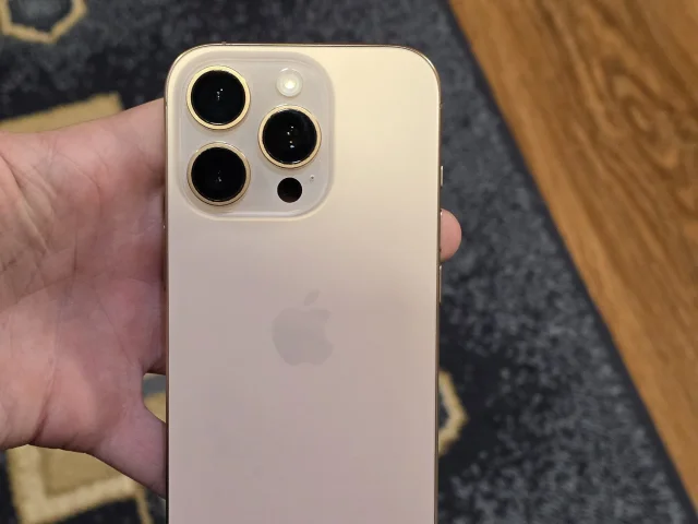 Фото: Продам Iphone 16 pro 256 gb Desert Titanium SIM+eSIM