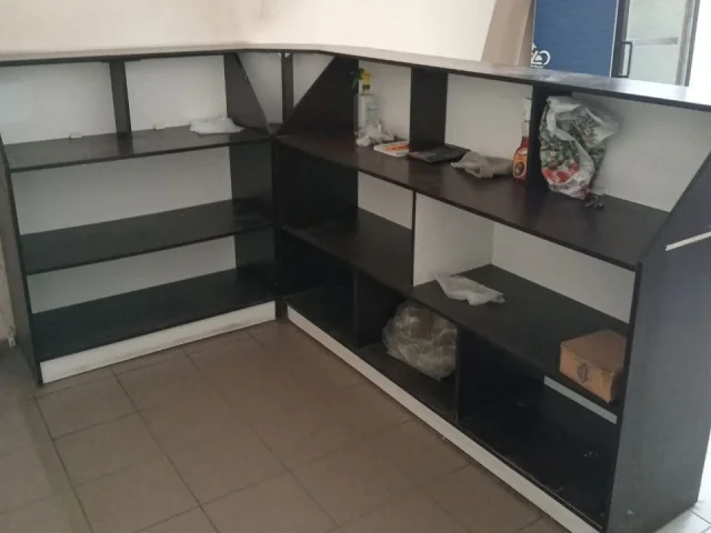 Фото: Продаю: барная стойка, флэш-стена под краны