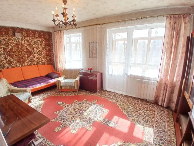 Фото: Продажа 2к. кв. г.Алчевск ул. Дунауйварошская
