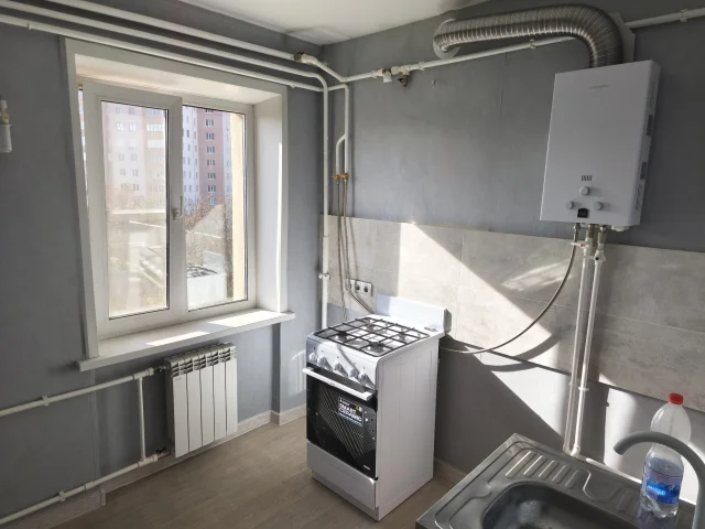 Фото: СРОЧНАЯ продажа двухкомнатной квартиры в приморском районе Мариуполя по пр. Нахимова (район пересечения с Бахчиванджи). 