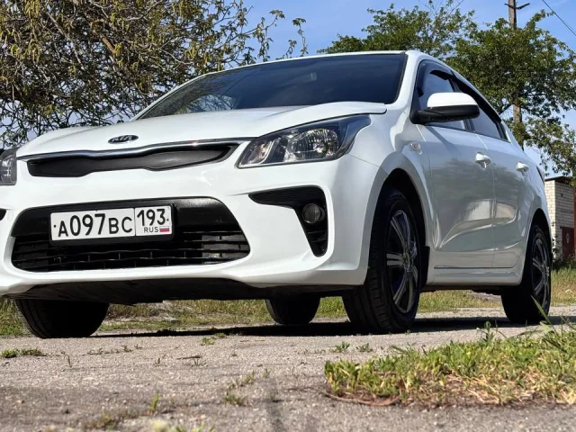 Фото: Kia Rio 2019 год. Куплена года, два хозяина. 1.4 литра, бензин. Автомат( классический aisin). Машина в отличном состояни