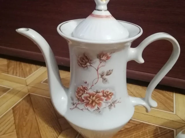 Фото: Продам кофейник, фарфор производства СССР. БАРАНОВКА. 250 рублей. звоните на феникс